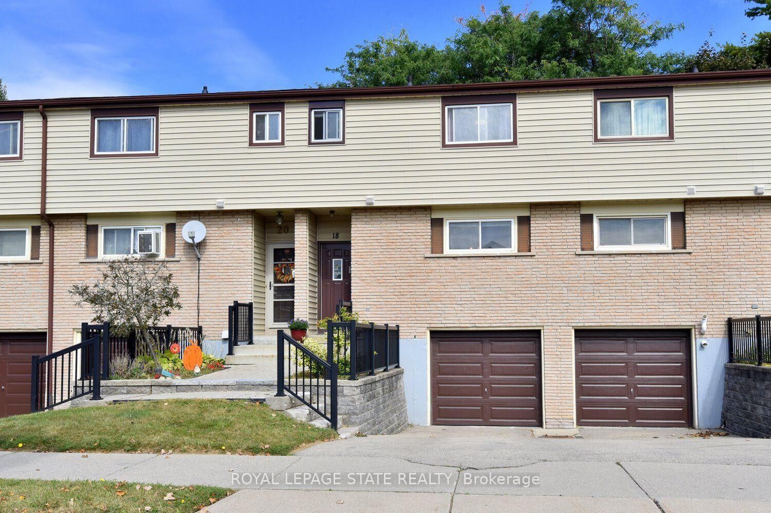 Property Photo: 18 Claudette Gate ON L9B 1T5