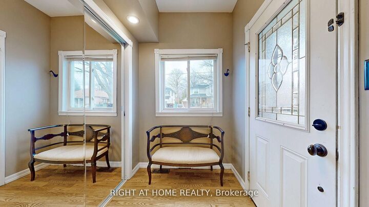 Property Photo:  68 Eaglewood Boulevard E  ON L5G 1V4 