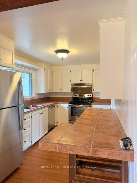 Property Photo:  20 Elizabeth Street  ON L9W 1C1 