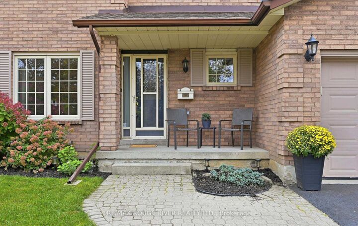 Property Photo:  17 Cloverfield Street  ON L1E 1K4 