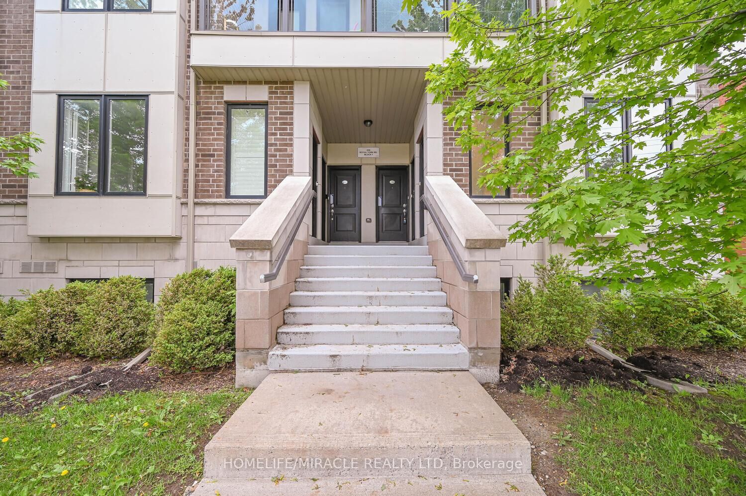 Property Photo:  256 Royal York Road 114  ON M8V 1Y8 