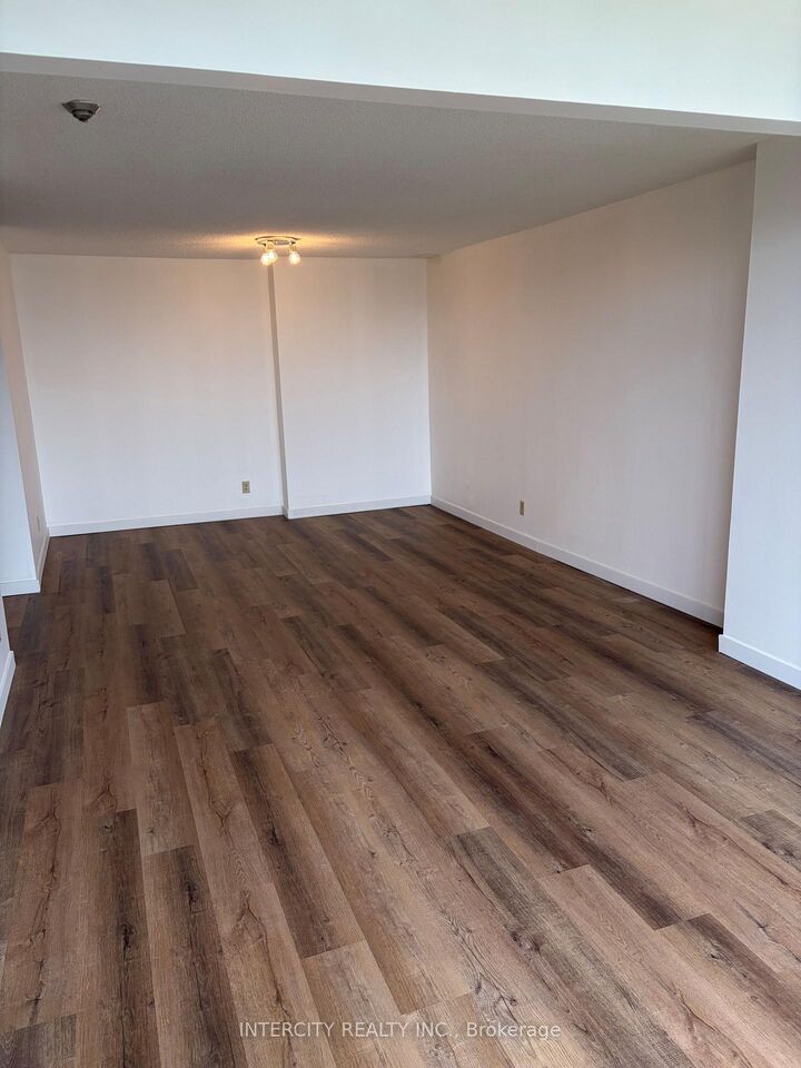 Property Photo:  61 Markbrook Lane 1110  ON M9V 5E7 