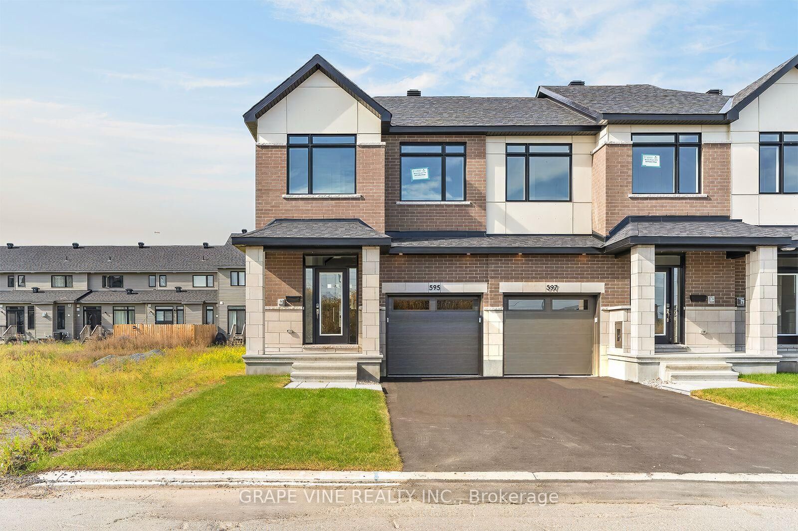 Property Photo: 595 Arbia Ridge ON K2S 2S3