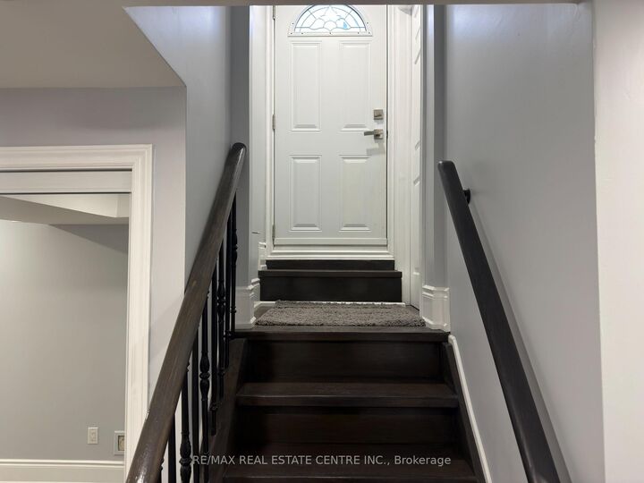 Property Photo:  53 Dybal Street Lower  ON L4H 2L2 