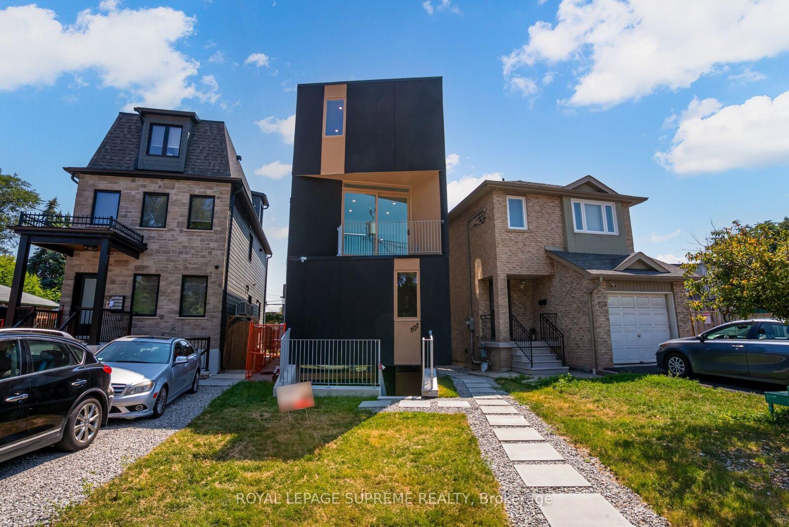 Property Photo:  101 Bernice Crescent 3  ON M6N 1W7 