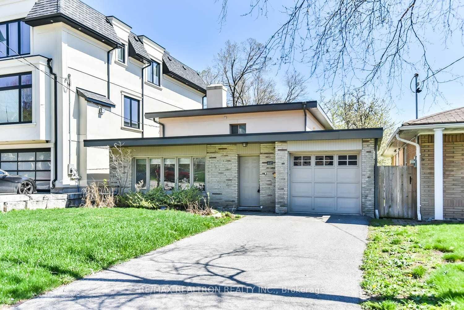 Property Photo:  447 Glengrove Avenue W  ON M5N 1X4 