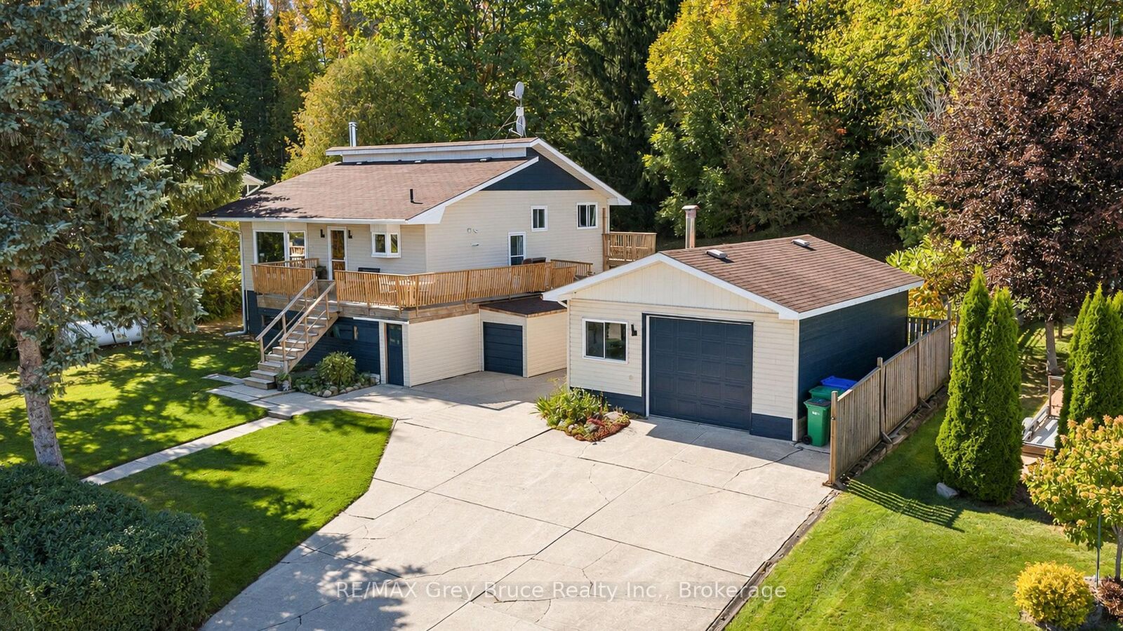 Property Photo: 150 Macintosh Drive ON N0H 1S0