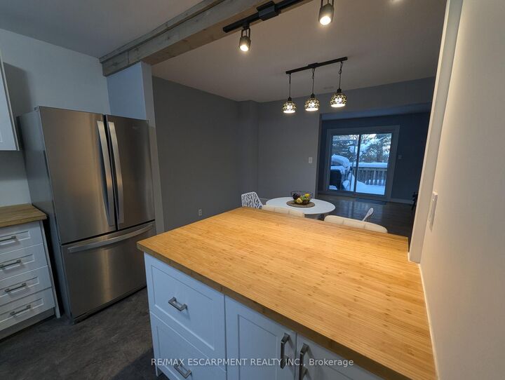 Property Photo:  1440 Garth Street 32  ON L9B 1R6 