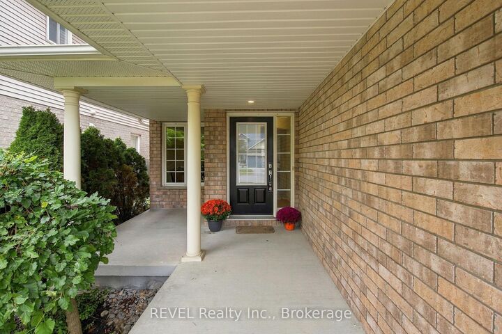 Property Photo: 2097 Stornoway Street ON L1L 1C3