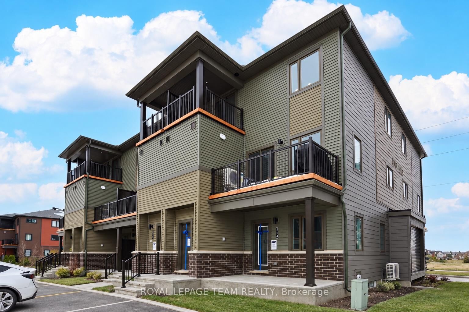 Property Photo: 514 Lillian Freiman Pvt N/A S ON K2J 7K7