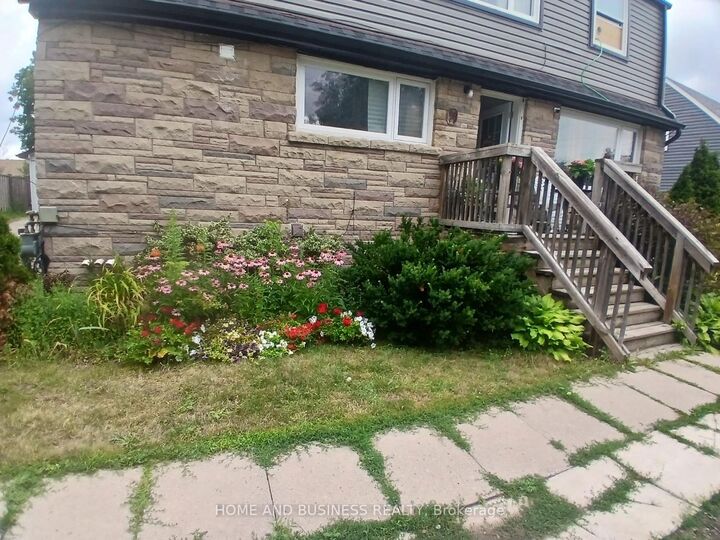 Property Photo:  38 River Drive 1,2,3  ON L7G 2J2 