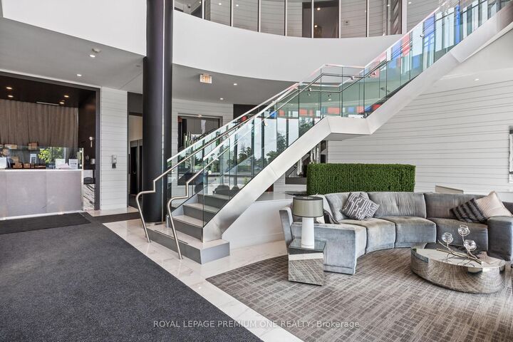 Property Photo:  9471 Yonge Street #1514  ON L4C 1V5 