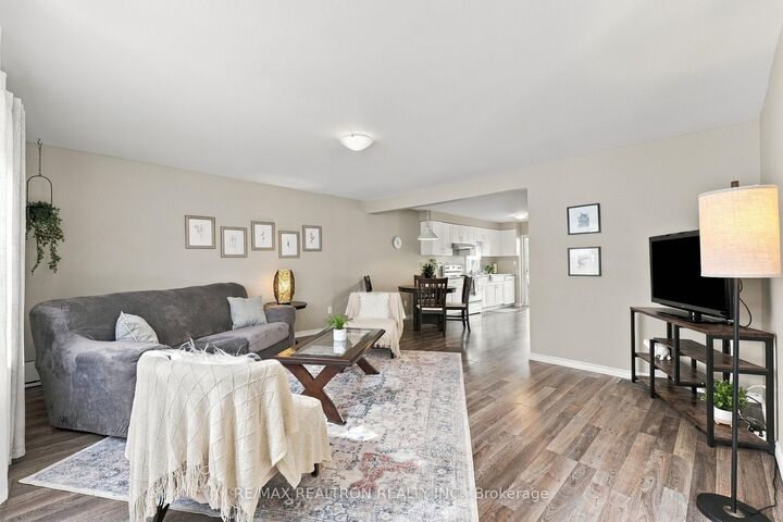 Property Photo:  268 Kenwood Avenue  ON L4P 2X5 