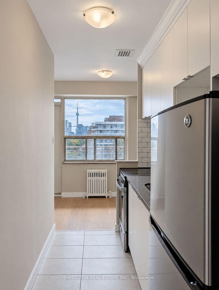 Property Photo:  206 St George Street 901  ON M5R 2N6 