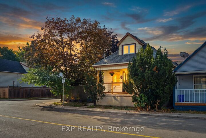 Property Photo:  264 Britannia Avenue  ON L8H 1X8 
