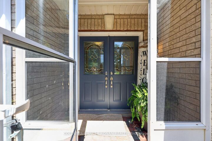 Property Photo:  61 Darling Crescent  ON L9R 1P5 