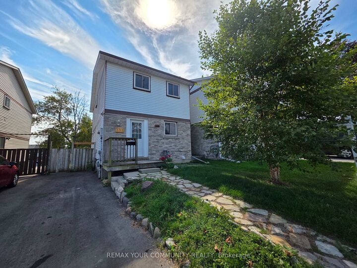 Property Photo:  331 Phillip Murray Avenue Main  ON L1J 1H1 
