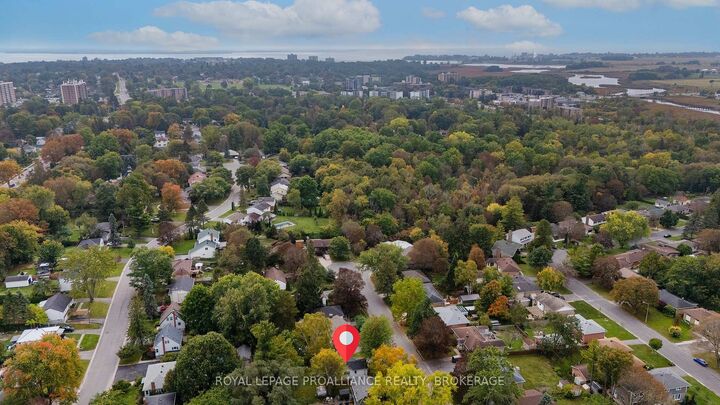Property Photo: 151 Hawthorne Avenue ON K7M 1Y9