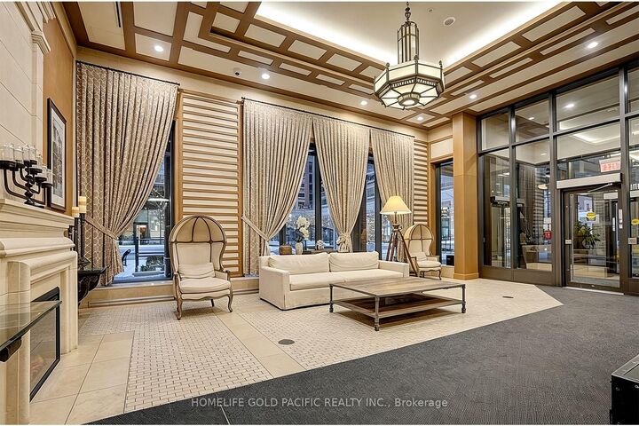 Property Photo:  800 Lawrence Avenue W 1521  ON M6A 0A5 