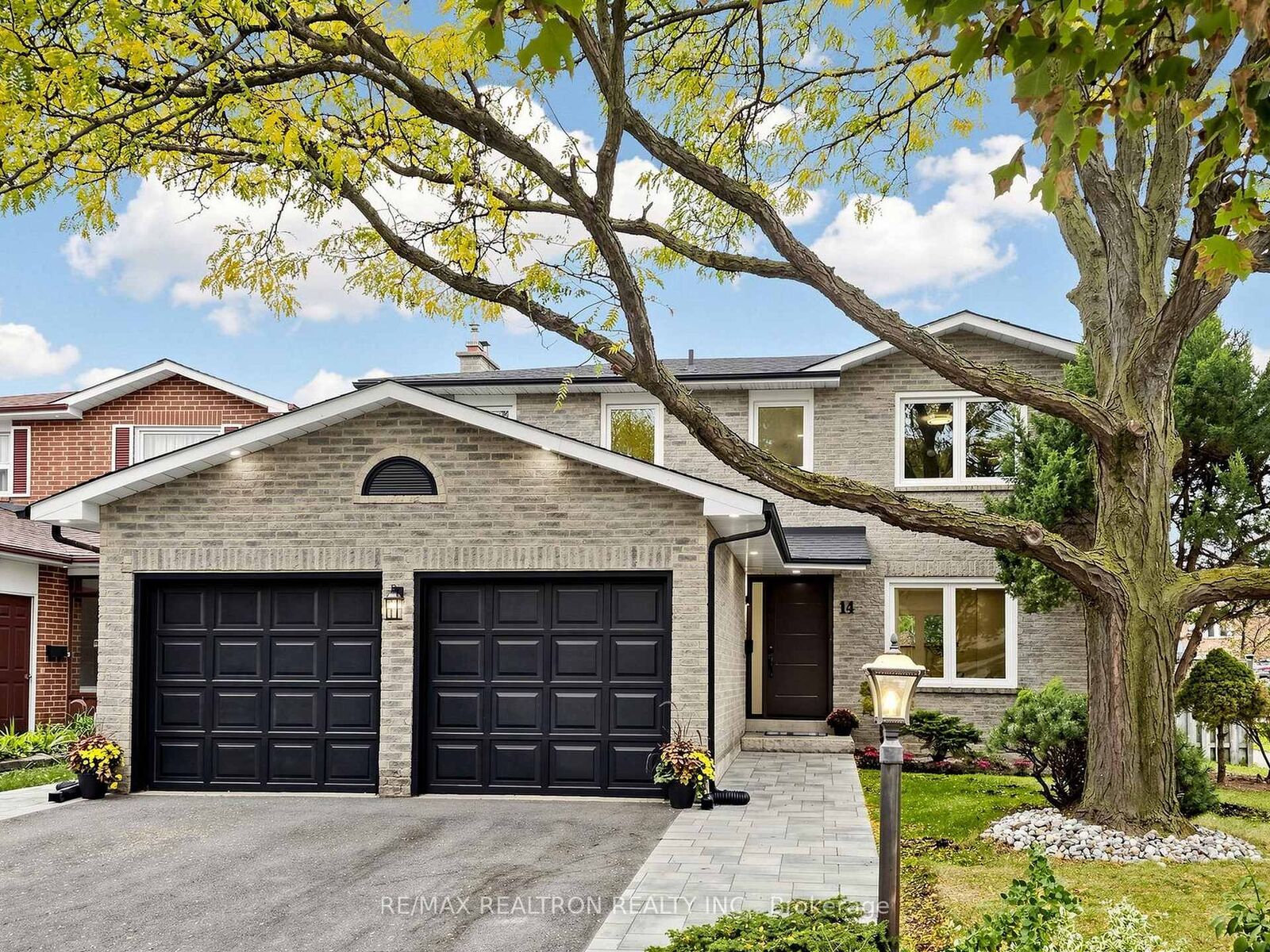 Property Photo:  14 Lund Street  ON L4C 5V7 