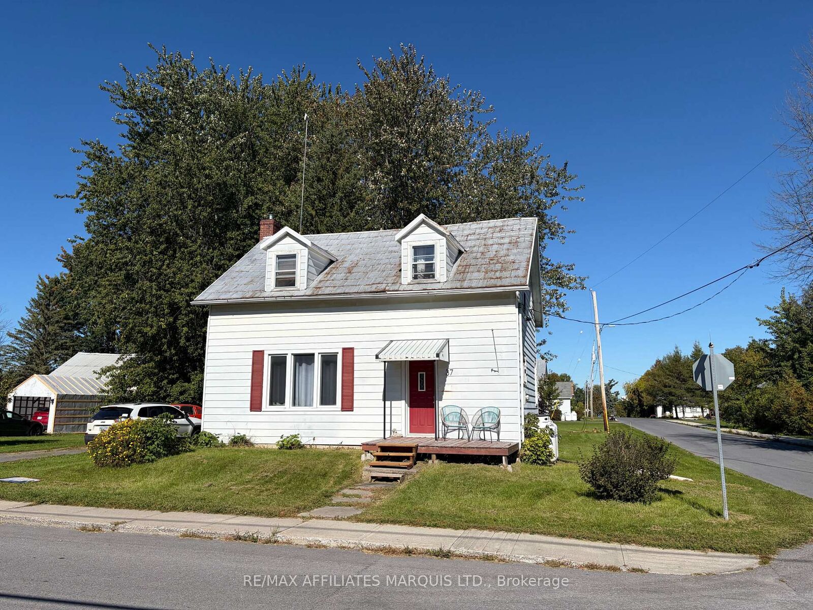 Property Photo:  37 Main Street  ON K0C 1Y0 