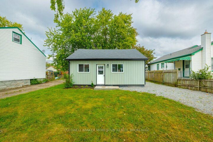 Property Photo:  406 Hennepin Avenue  ON L3B 4T5 
