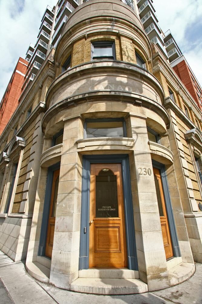 Property Photo:  230 King Street E 1504  ON M5A 1K5 