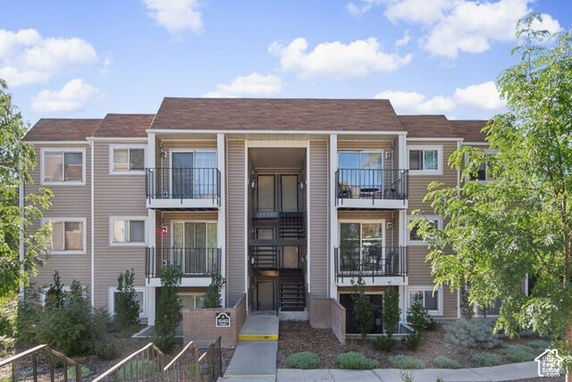 Property Photo: 1040 E Quail Park Dr E UT 84117