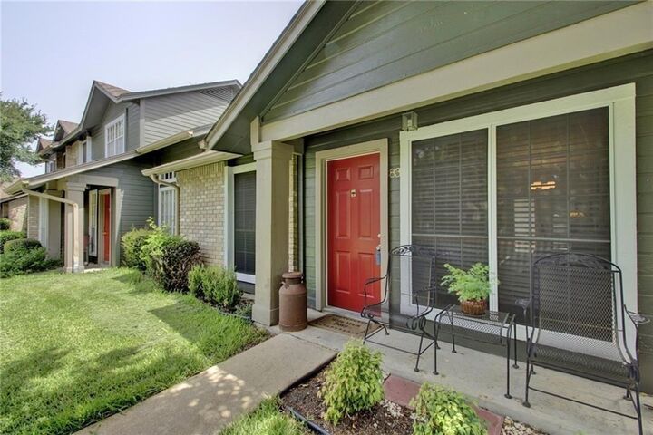 Property Photo:  1015 E Yager Lane 83  TX 78753 