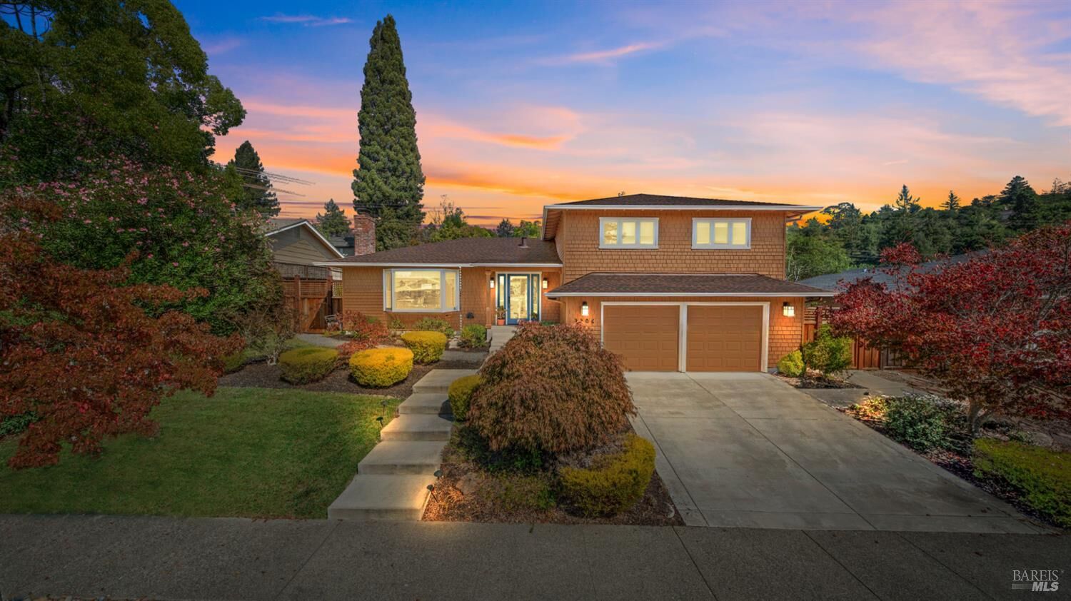 Property Photo:  2206 Oak Hill Drive  CA 95404 