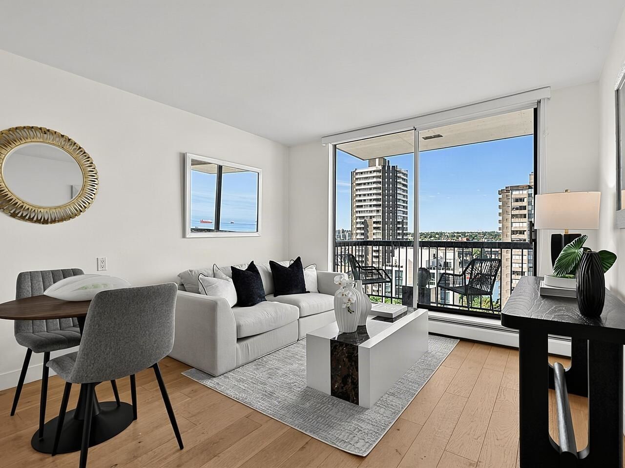 Property Photo: 1146 Harwood Street 1008 BC V6E 3V1