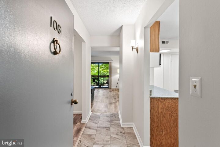 Property Photo:  801 N Howard Street 106  VA 22304 