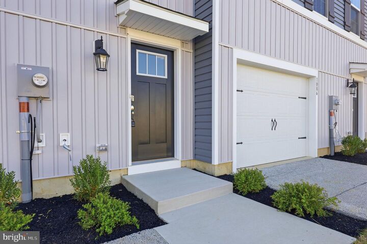 Property Photo:  1084 Meadowlark Drive  PA 18051 