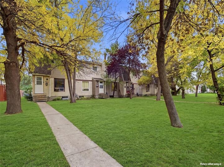 Property Photo:  928 Greencrest Avenue  MB R3T 2W7 
