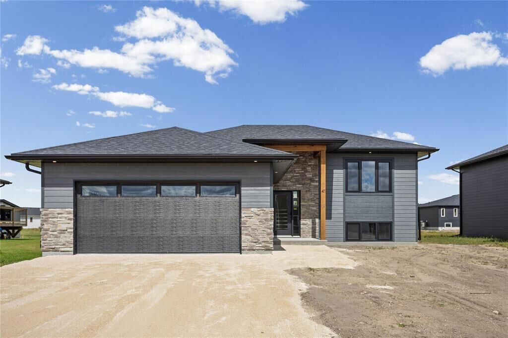Property Photo: 272 Fernwood Way MB R0A 0C1