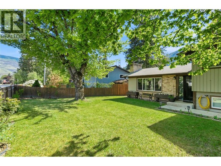 Property Photo:  606 Riverside Avenue  BC V0E 2V0 