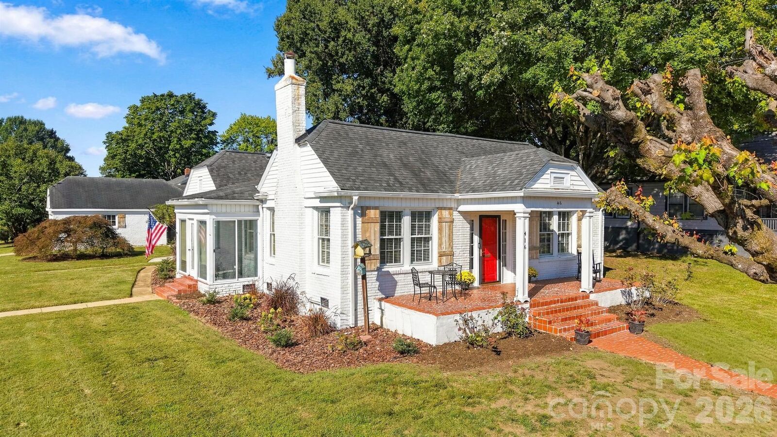 Property Photo: 416 Kentwood Street SW NC 28645
