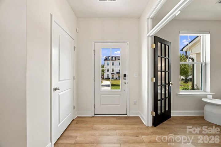 Property Photo: 2526 Magnolia Blossom Way NC 28211