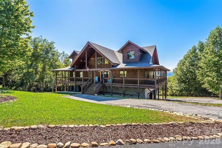 Property Photo:  1853 Grandview Peaks Drive  NC 28761 