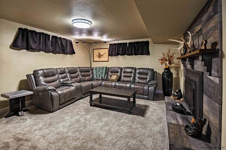Property Photo: 3532 Sunrise Rd WY 82001