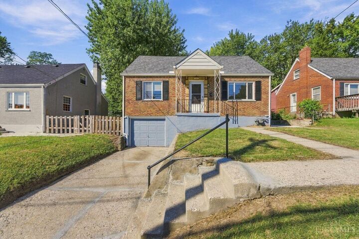 Property Photo:  555 Greenwell Avenue  OH 45238 