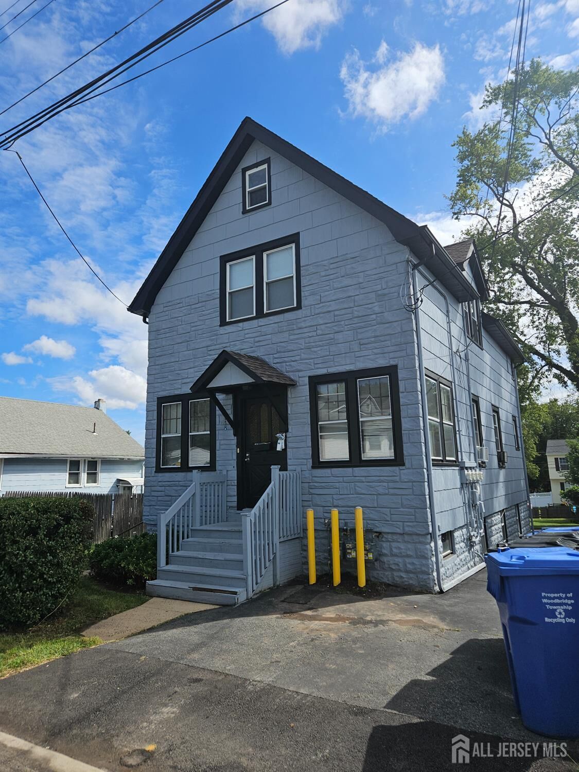 Property Photo:  582 Mereline Avenue 1  NJ 07001 