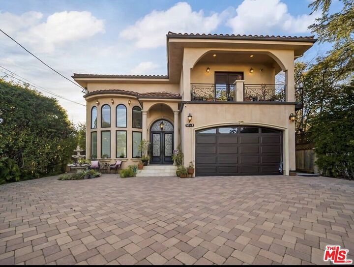 Property Photo: 5303 Mecca Ave CA 91356