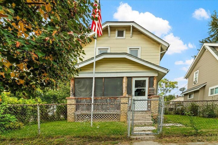 Property Photo: 1570 Briarwood Avenue OH 43211