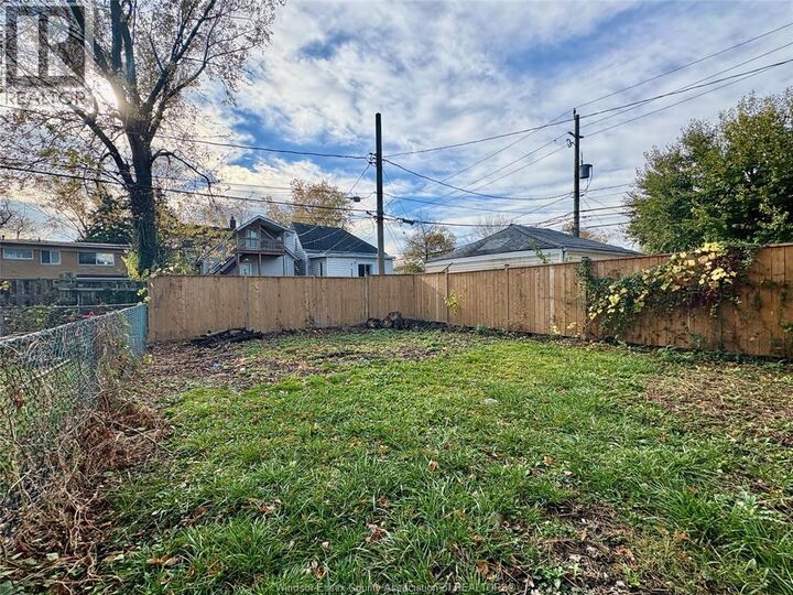 Property Photo:  449 Ellis Street West  ON N8X 1B1 