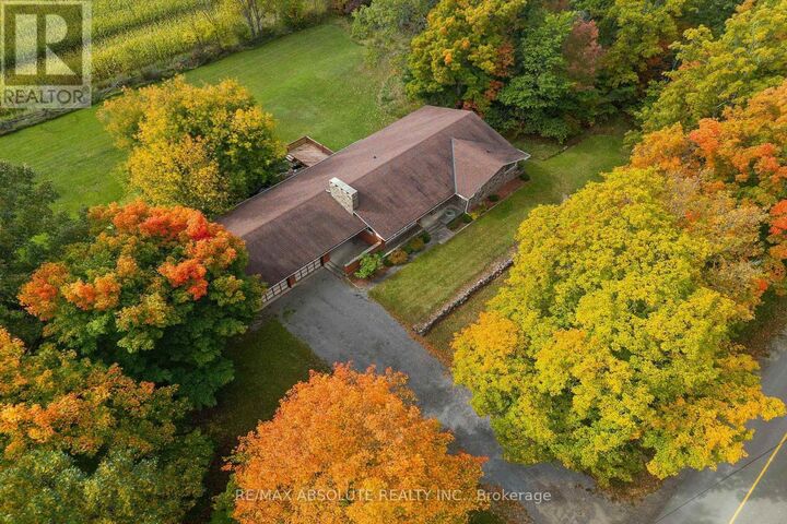 Property Photo:  327 Nieman Drive  ON K7S 3G8 