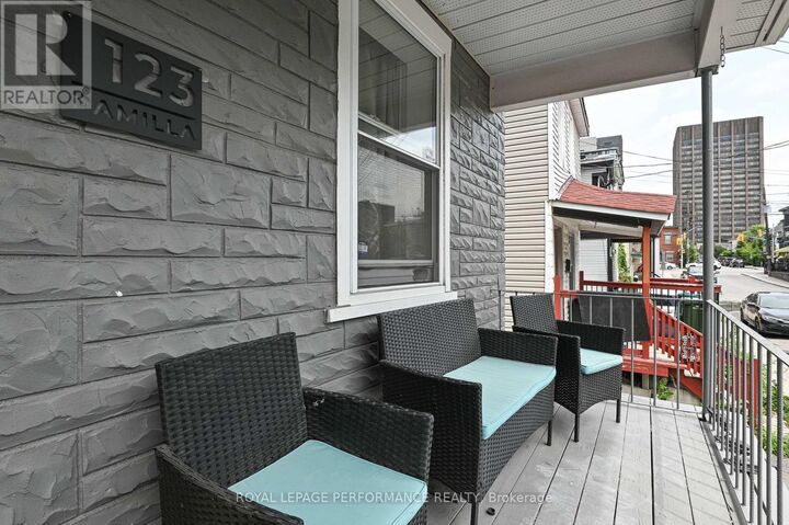 Property Photo:  123 Pamilla Street West 2  ON K1S 3K9 