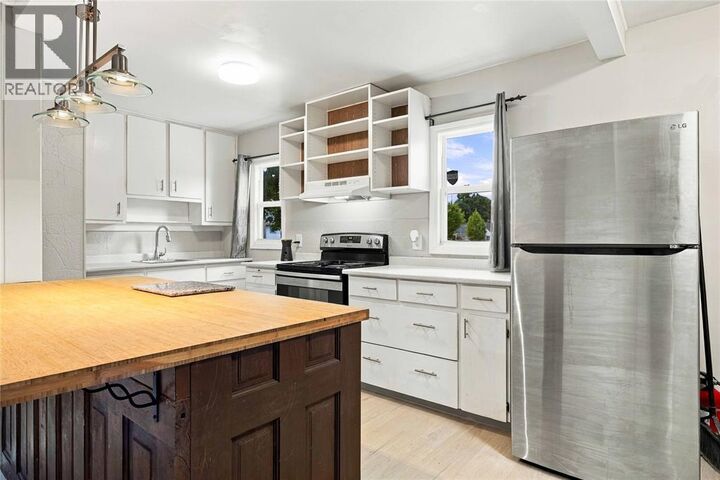 Property Photo:  178 East Street North  ON N7T 6X6 