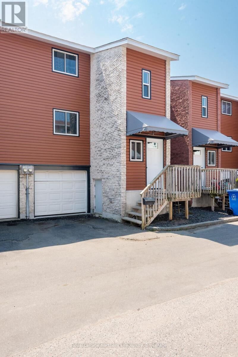 Property Photo:  850 Lakeshore Drive 8  ON P1A 2G8 