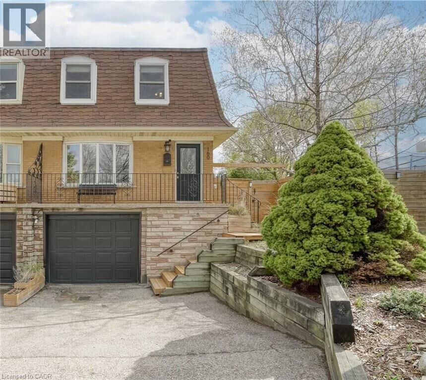Property Photo:  160 Breckenridge Drive Upper  ON N2B 2N9 